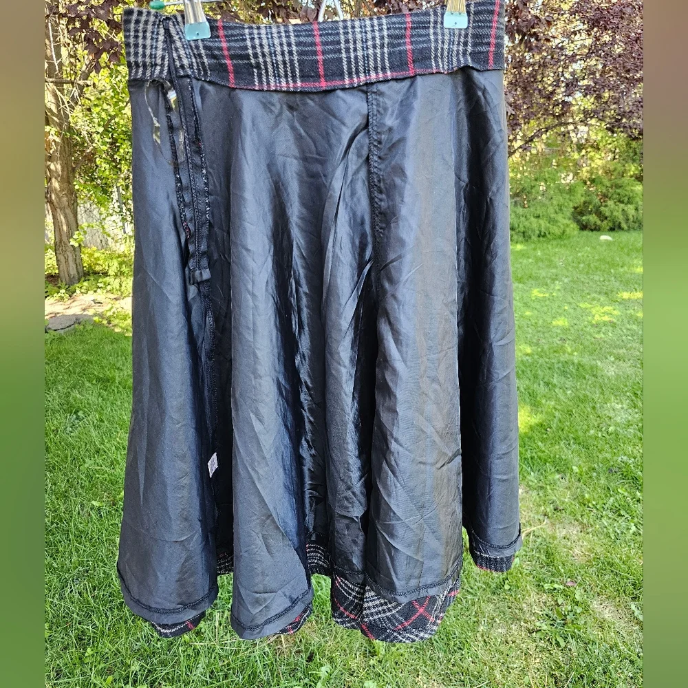Vintage Plaid Midi Skirt - Picture 9 of 10